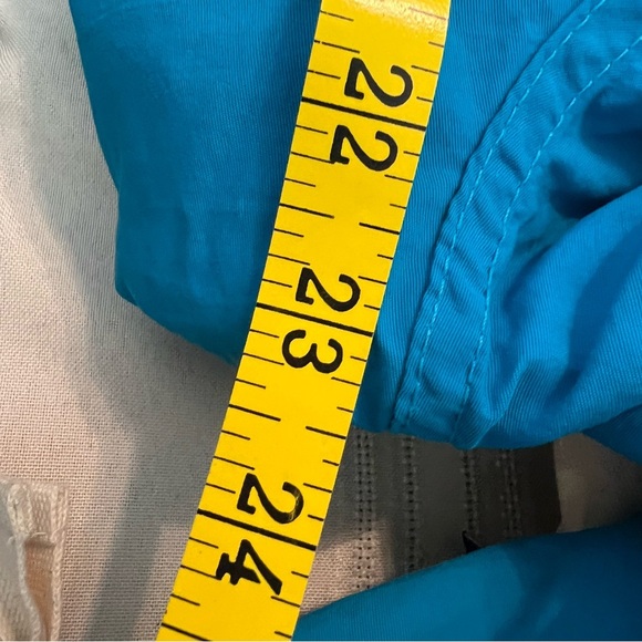 Lands’ End Blue The Squall Medium women’s jacket - Picture 8 of 10